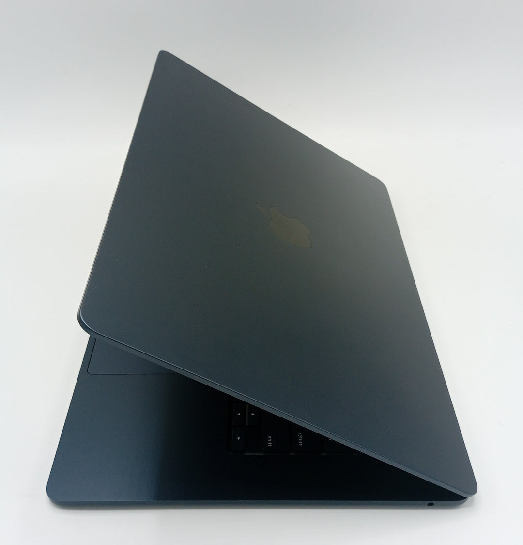 MacBook Air 2024 | 15 Inches | Apple M3 Chip | 24 GB Ram | 512 GB SSD | Midnight | 2 Cycles (New Without Box) | (Code - 252015)
