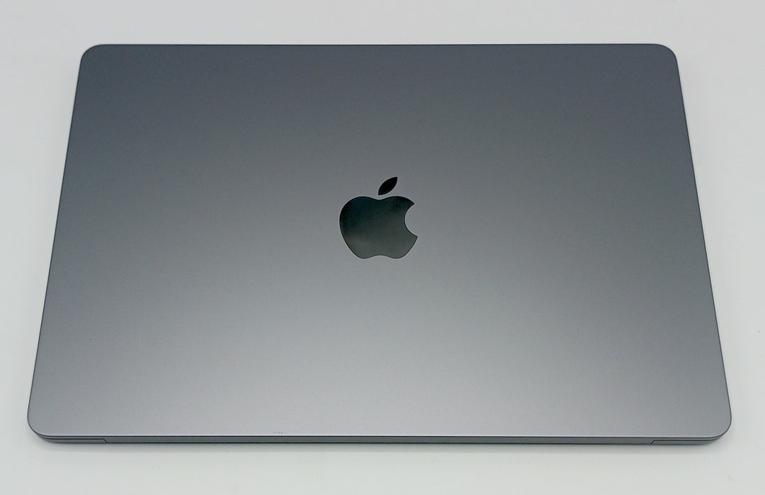 Macbook Air 2022 | 13 Inches | Apple M2 Chip | 16 GB Ram | 256 GB SSD | Space Gray | 9 Cycles (Like New) | Code (252010)
