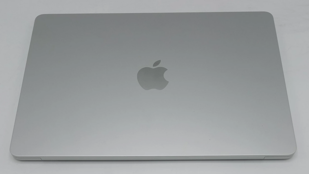Macbook Air 2022 | 13 Inches | Apple M2 Chip | 8 GB Ram | 256 GB SSD | Silver | 38 Cycles | (Code - 252008)