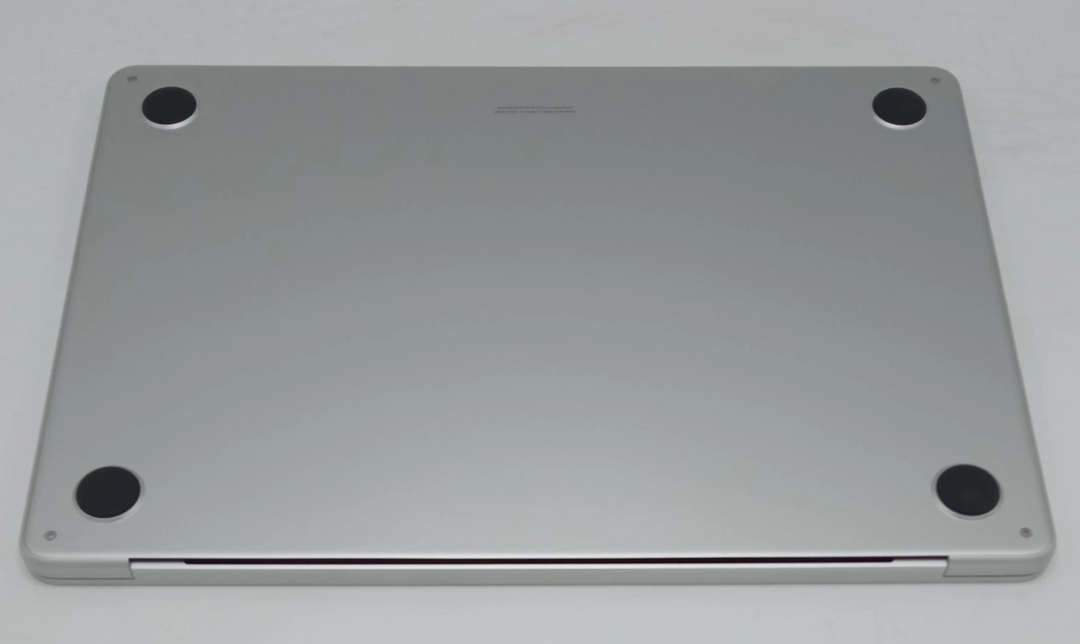 Macbook Air 2022 | 13 Inches | Apple M2 Chip | 8 GB Ram | 256 GB SSD | Silver | 38 Cycles | (Code - 252008)