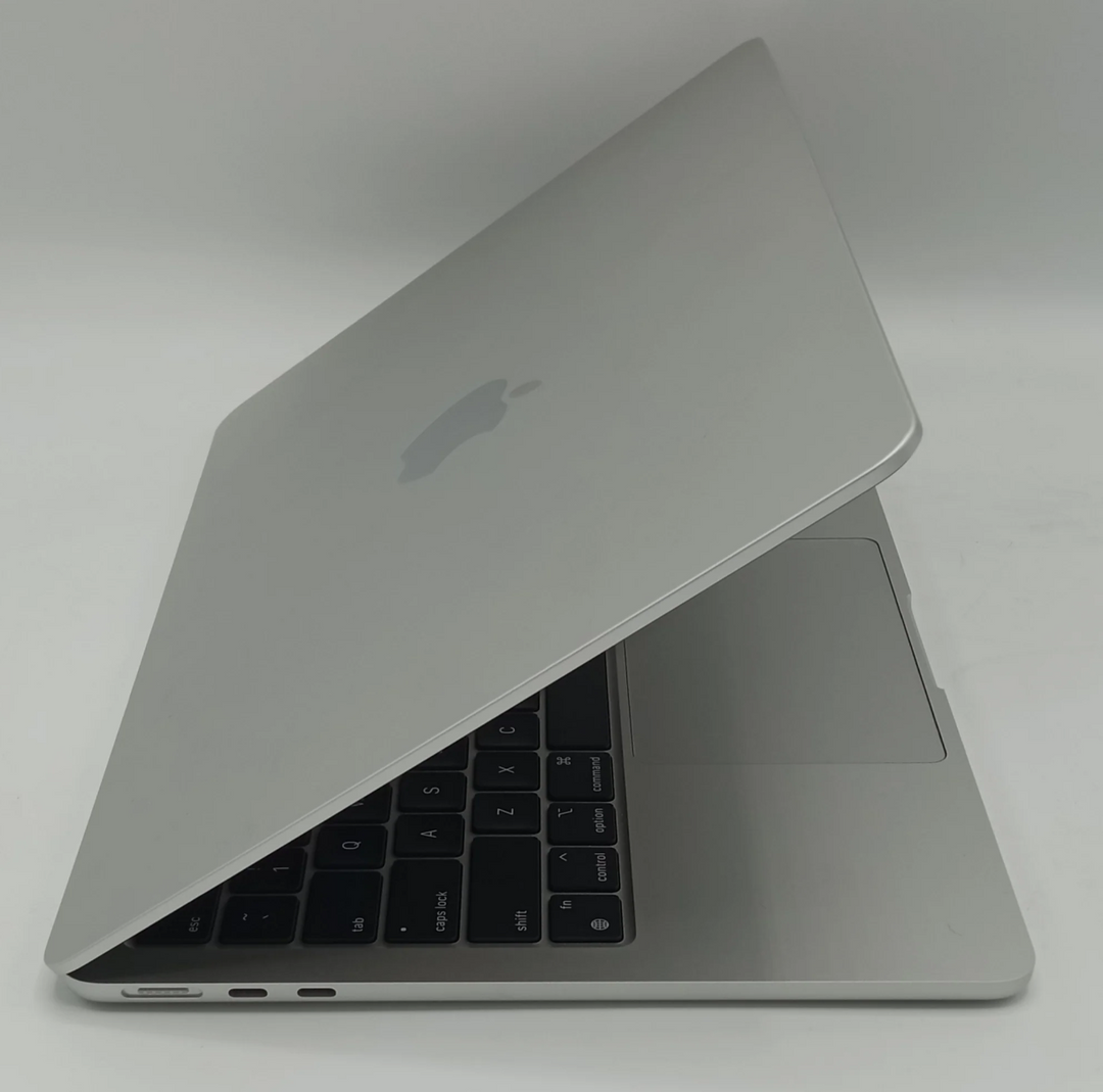 Macbook Air 2022 | 13 Inches | Apple M2 Chip | 8 GB Ram | 256 GB SSD | Silver | 38 Cycles | (Code - 252008)