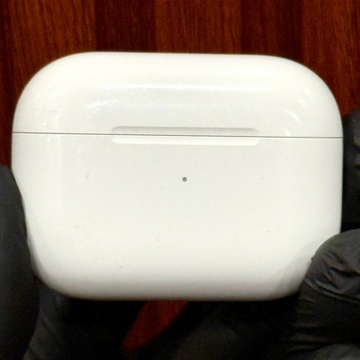 Used AirPods Pro 2nd Generation – USB-C