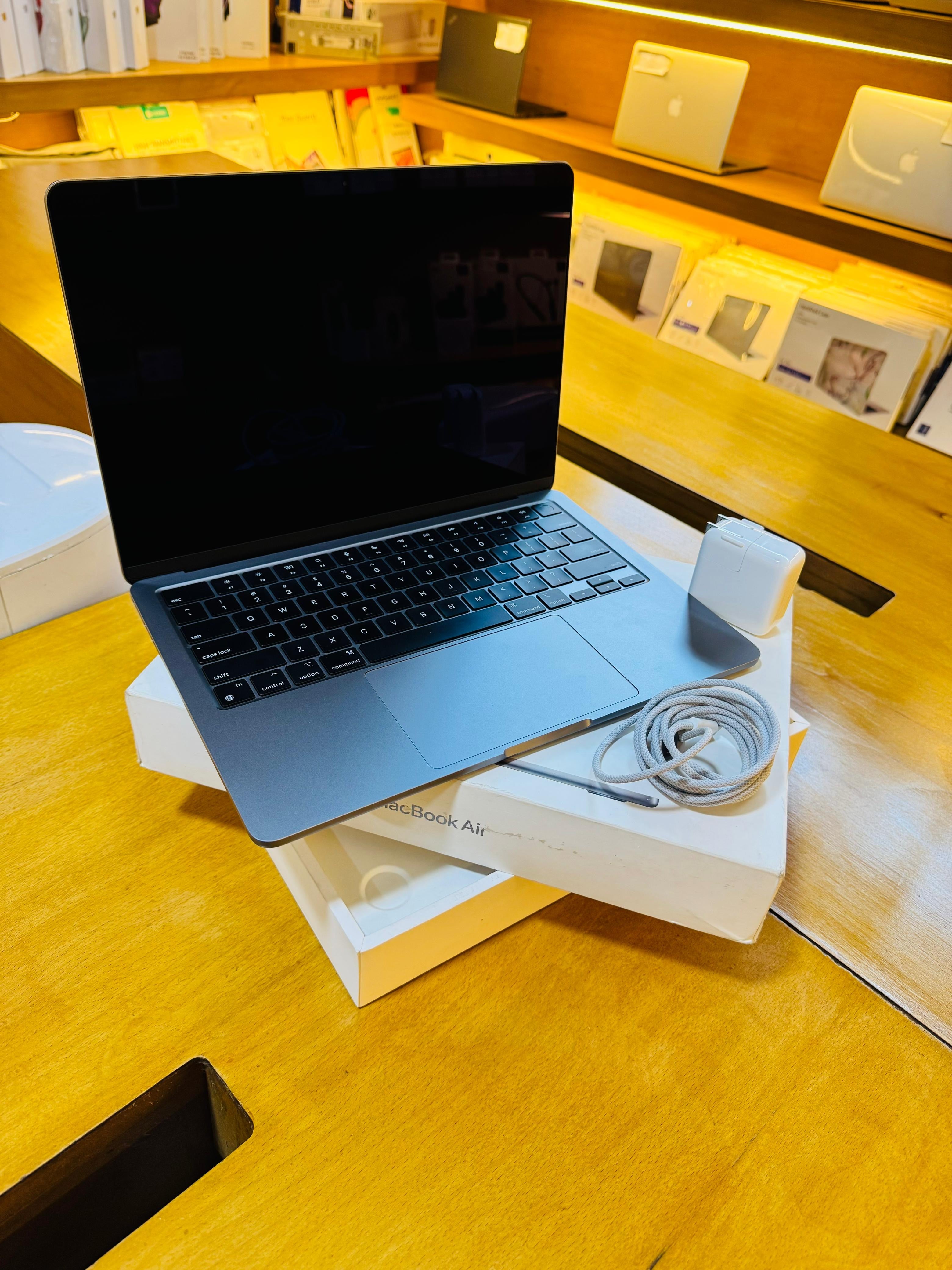 Macbook Air | 13 Inches | M3 | 8GB RAM | 256GB SSD | Space Gray | Cycles-4 | 100 Health