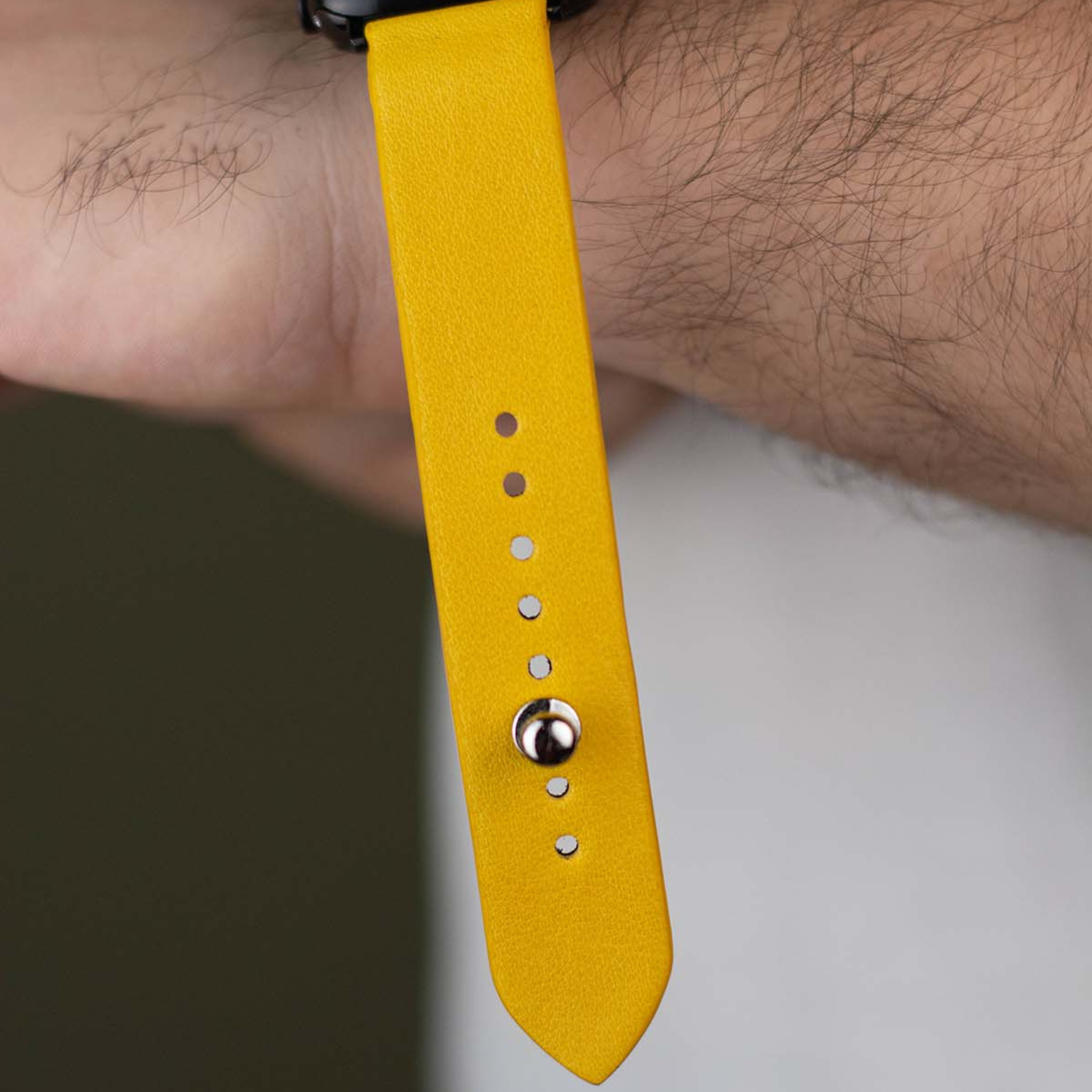 Apple Watch Strap In Pure Leather - Yellow  | Waji's