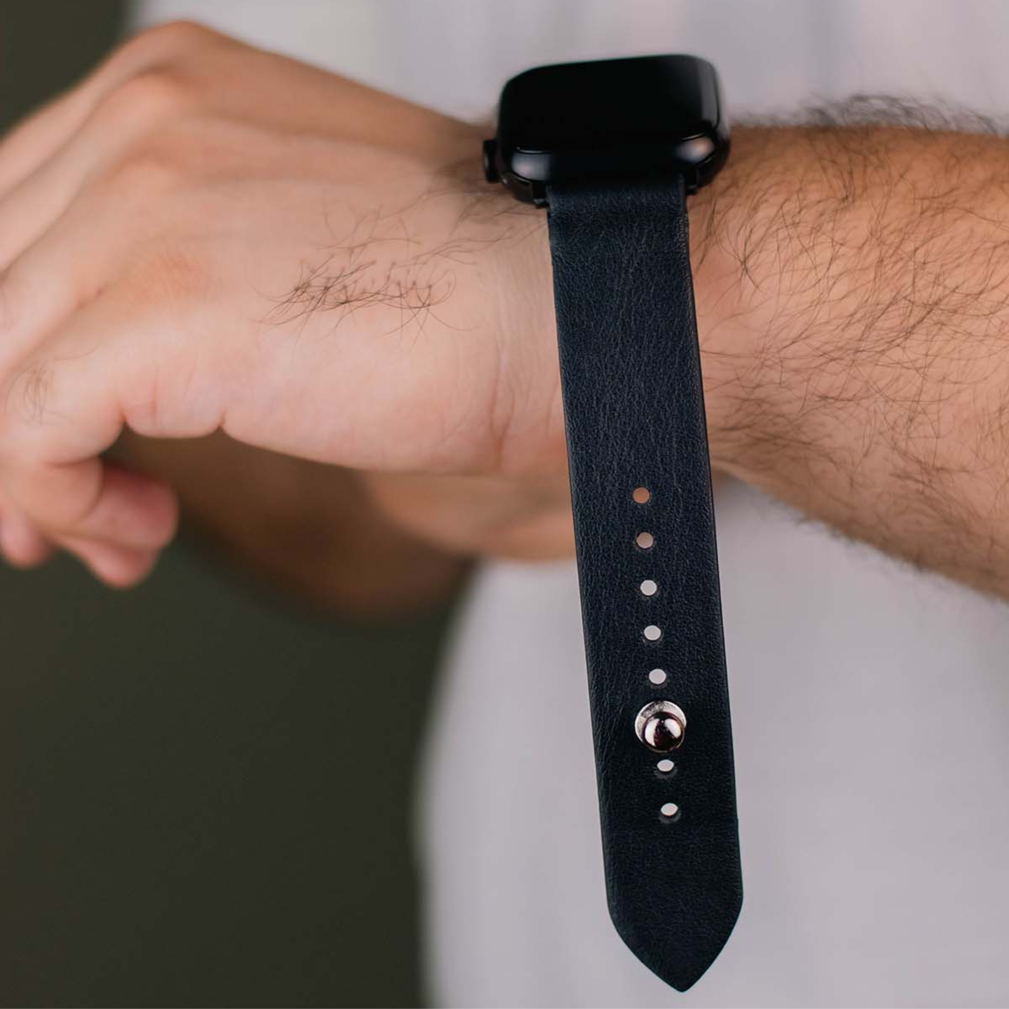 Apple Watch Strap In Pure Leather - Black  | Waji's