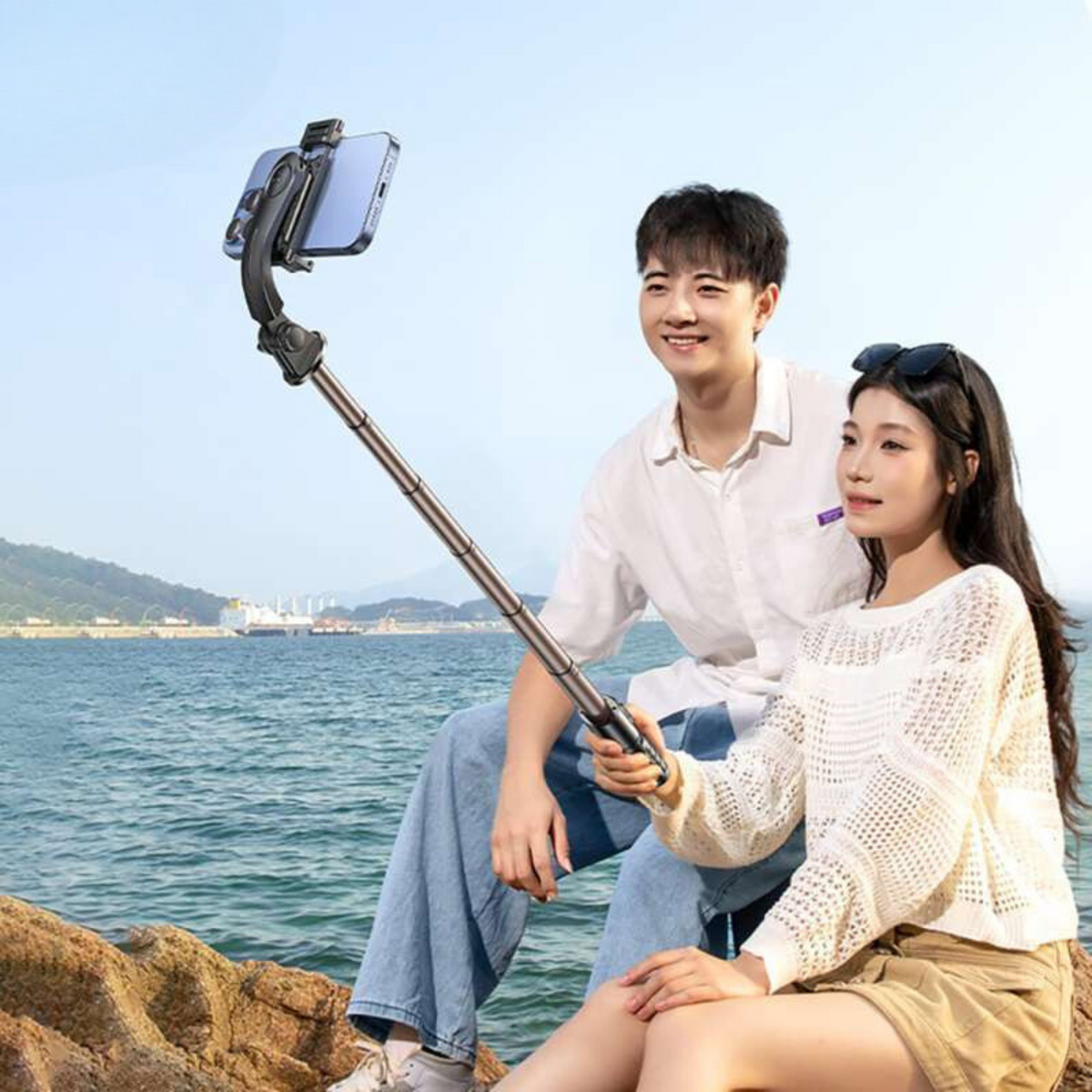 Rtako Q10R Mini Portable Selfie Stick description image