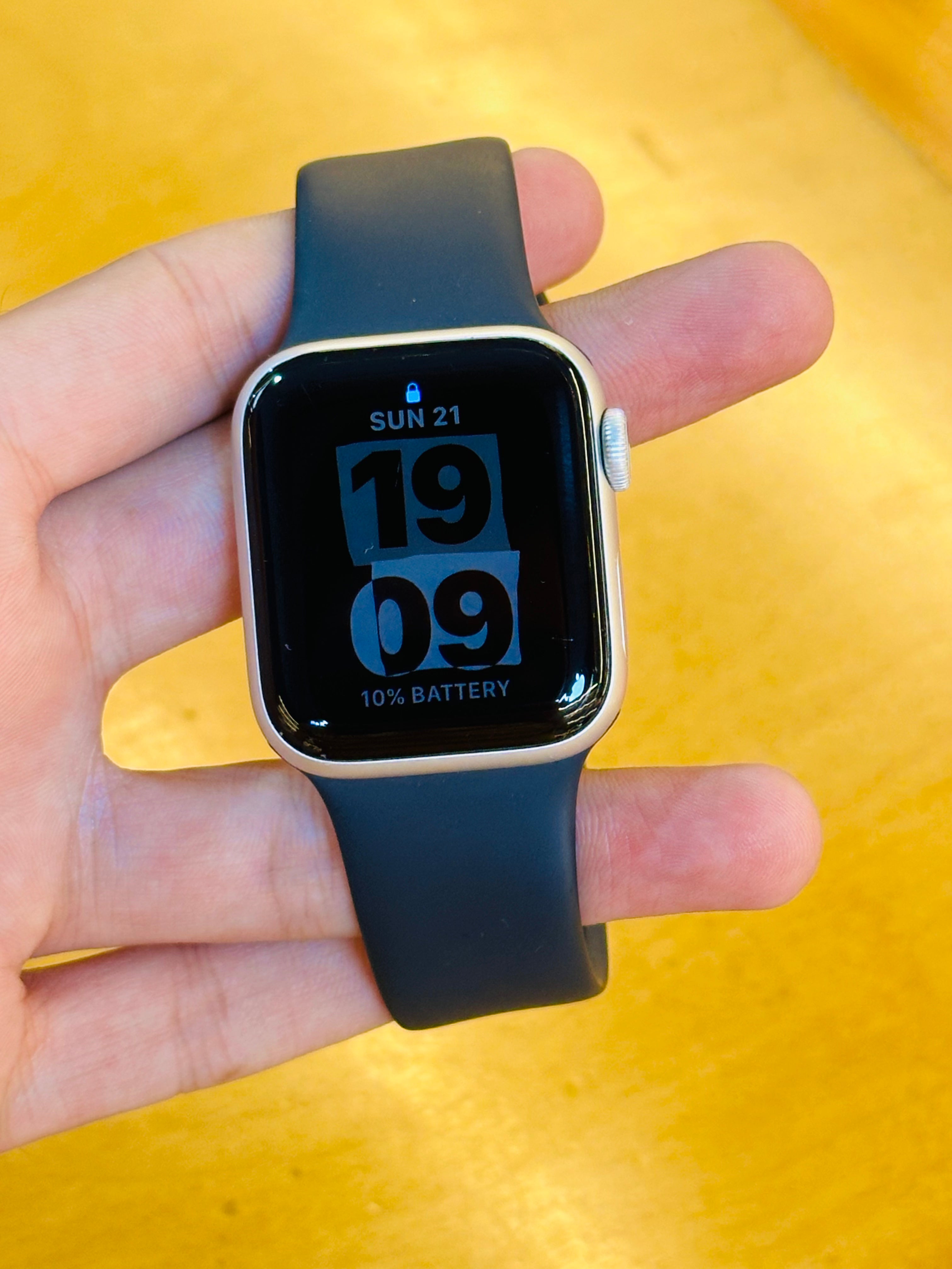 Apple watch series 4 second hand price hotsell