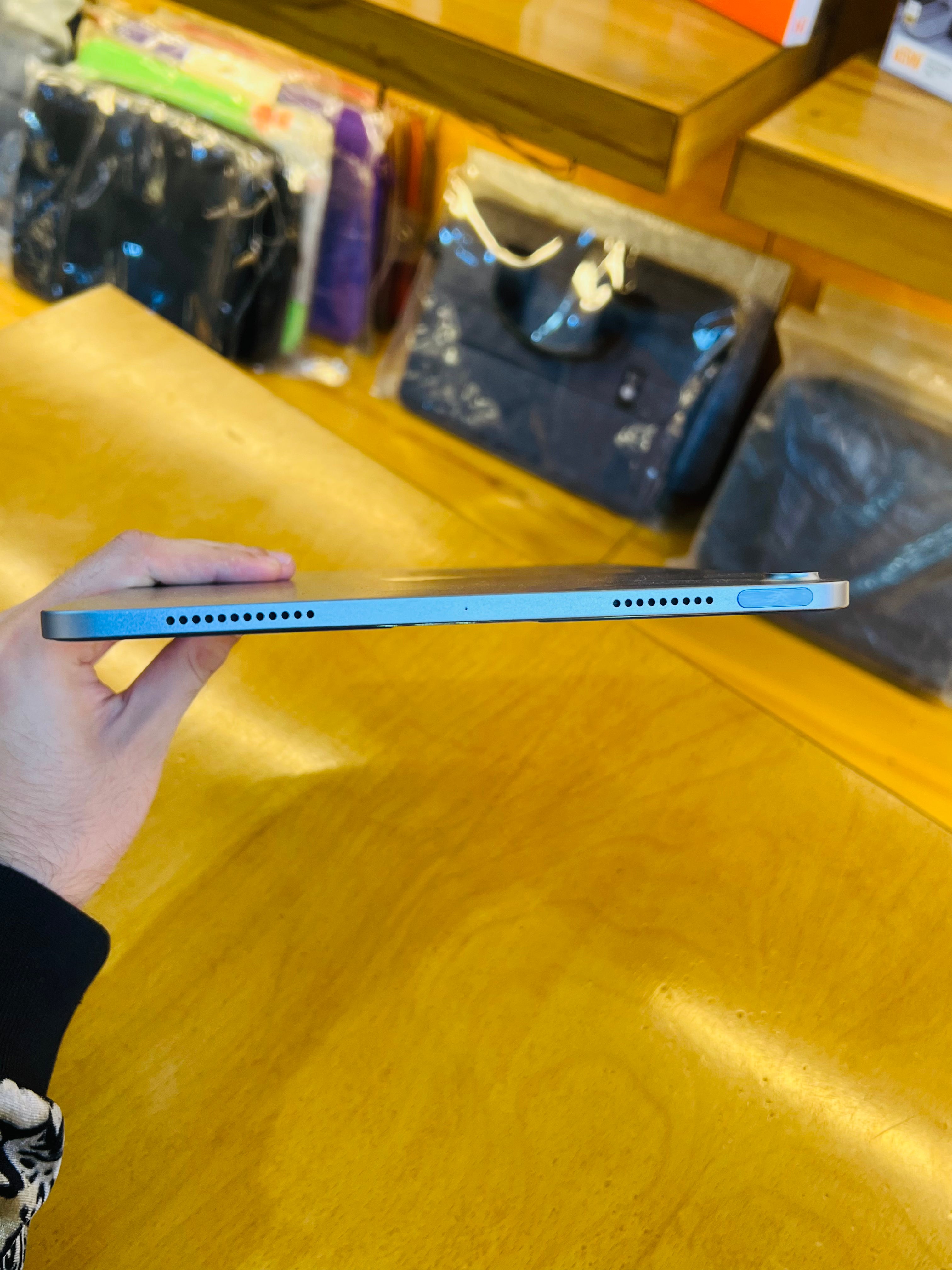 iPad Air 4 (Used)