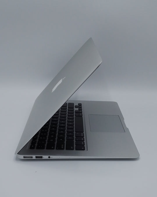 MacBook Air 2017 | 13 inches | Intel Core i7 2.2GHz Processor | 8GB Ram | 512GB SSD | Silver | Used (236 Cycles) (Code-149000)