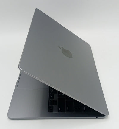 Macbook Air 2022 | 13 Inches | Apple M2 Chip | 16 GB Ram | 256 GB SSD | Space Gray | 9 Cycles (Like New) | Code (252010)