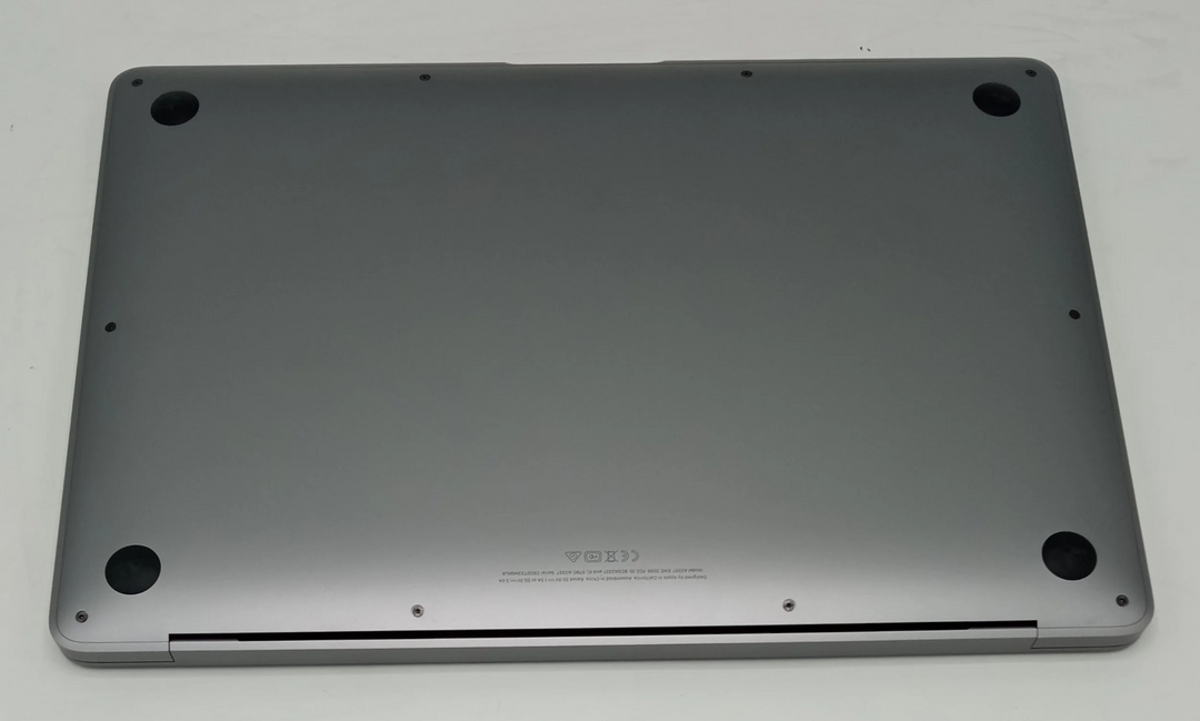 Macbook Air 2020 | 13 Inches | Apple M1 Chip | 8 GB Ram | 512 GB SSD | Space Gray | 137 Cycle | (Code - 252003)