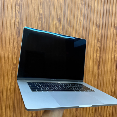 Used MacBook Pro 15-inch 2018 – Core i7, 16GB RAM, 512GB SSD
