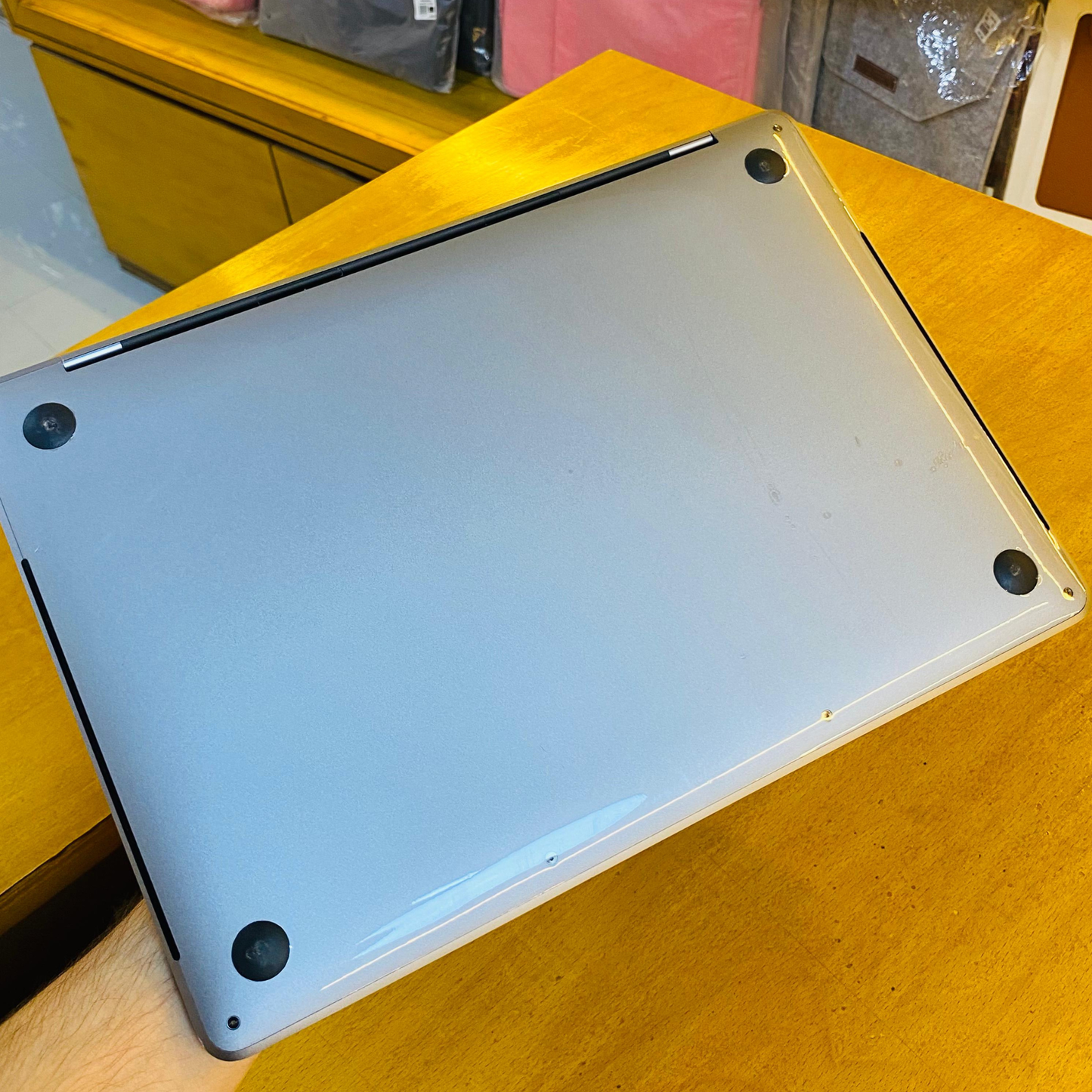 Used MacBook Pro 13-inch 2016 – 16GB / 512GB
