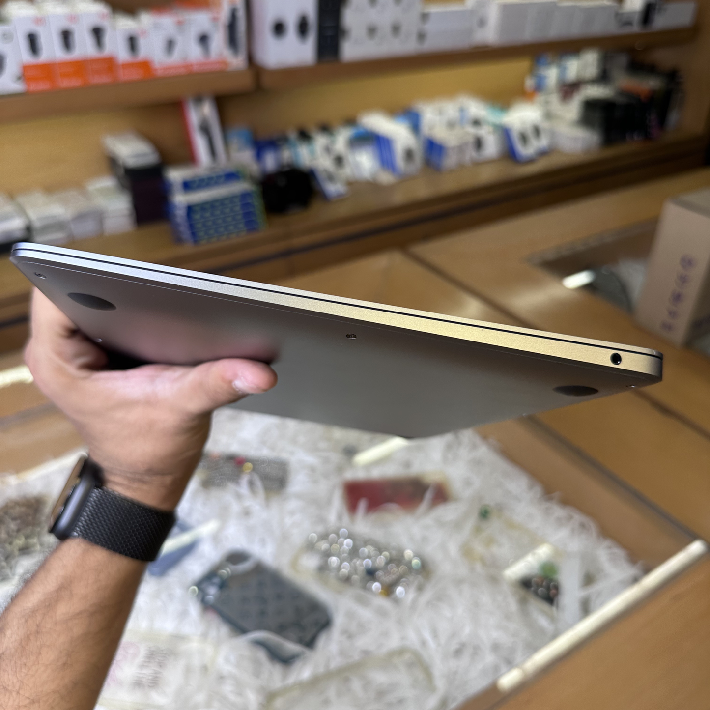 Used MacBook Air 13-inch (M1) – 8GB / 256GB