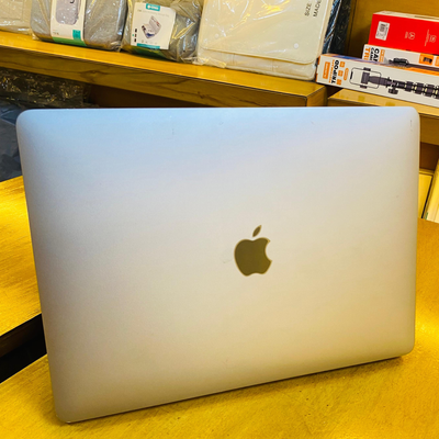 Used MacBook Air 13-inch (M1) – 8GB / 512GB