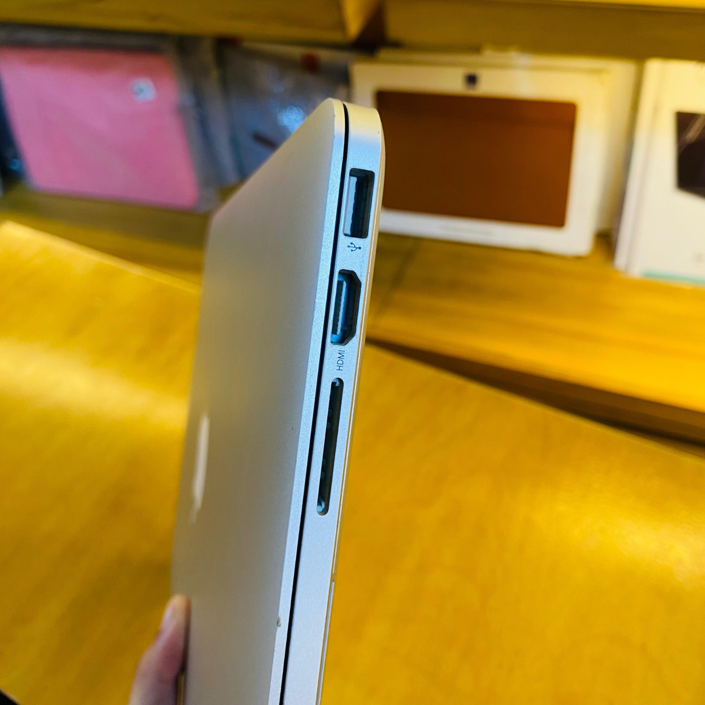 Used MacBook Pro 13-inch 2015 – 8GB / 512GB