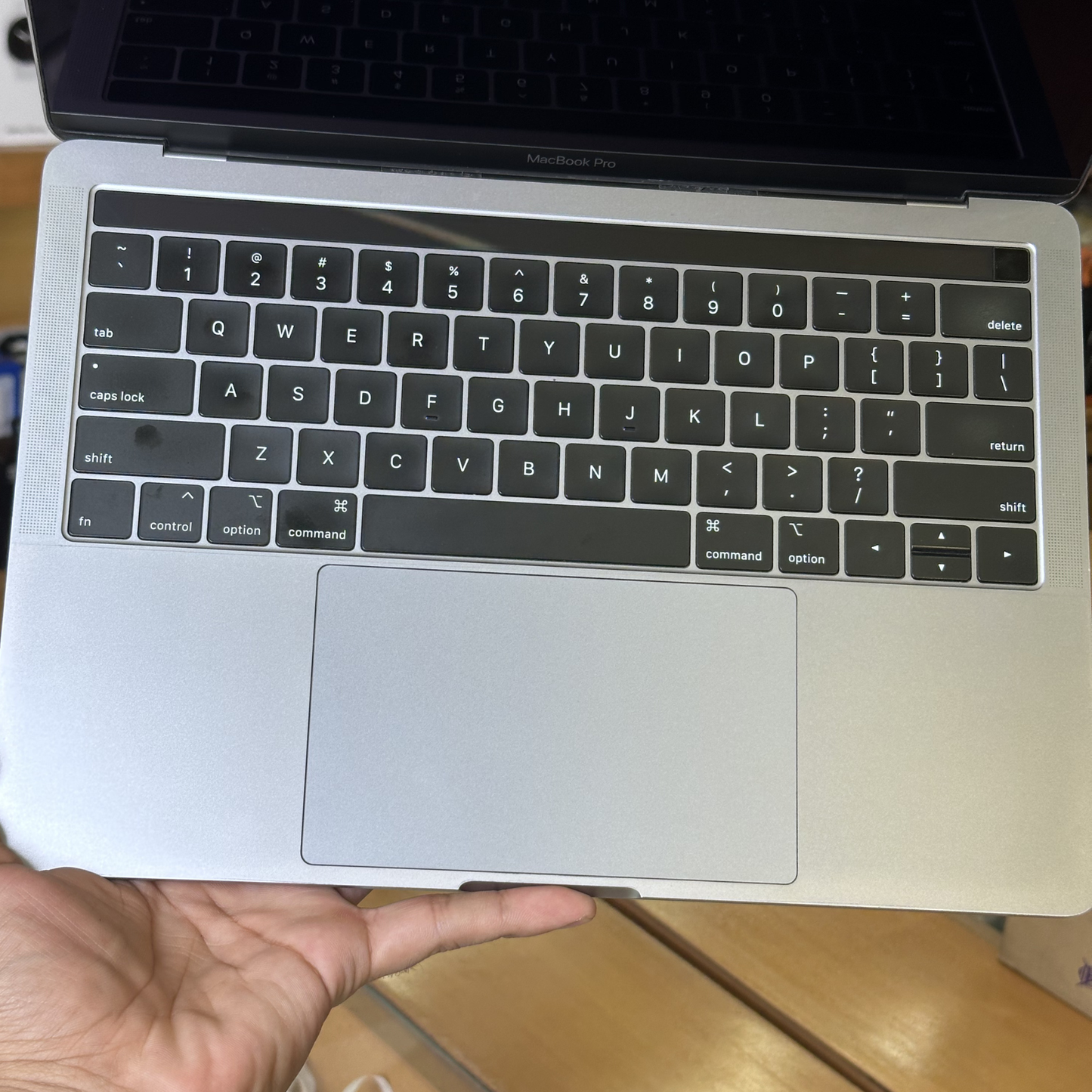 Used MacBook Pro 13-inch (Core i7) – 16GB / 512GB