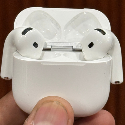 Used AirPods 4th Generation – Without ANC (Like New)