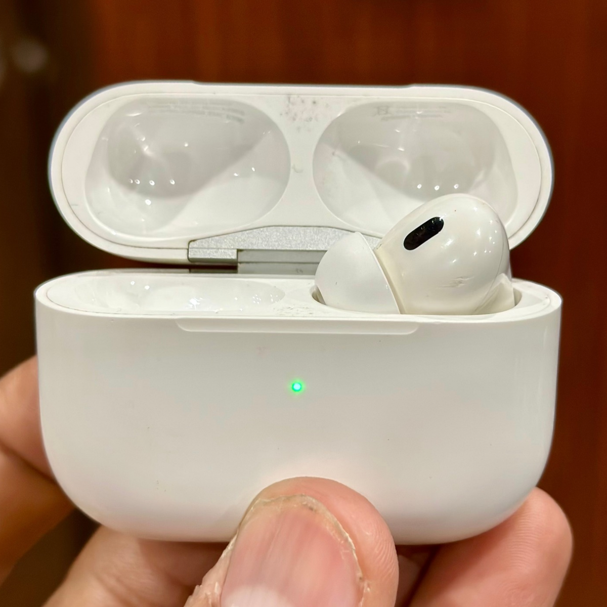 Used AirPods Pro 2nd Generation – USB-C