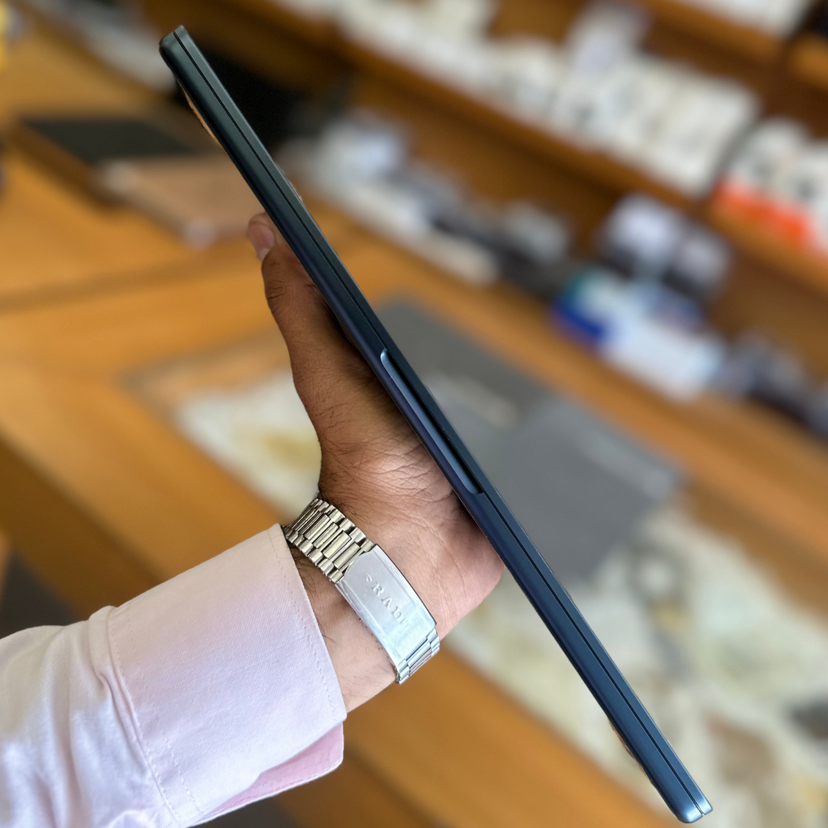 Used MacBook Air M4 13-inch 16GB/256GB – Midnight (2025)